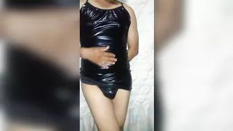 modelando mi nuevo vestido a ami vecino