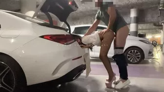 Angela Doll - FULL ANAL : un mec m'encule a sec comme une chienne dans un parking sous terrain