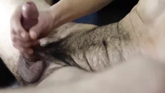 Mastubating and a beautiful cumshot in the end