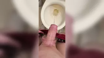 Daddy wants to pee In your mouth