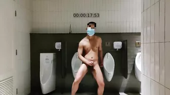 30 minutes of extreme excitement in toilet SamyanMitrtown BKK