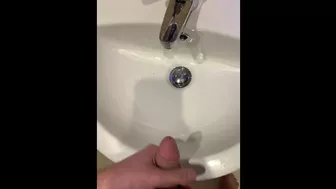 Shooting my cum in to the hotel sink