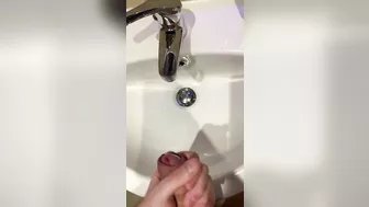 Shooting my cum in to the hotel sink