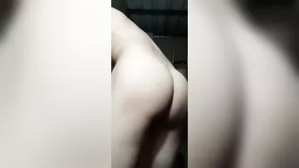 shaking my big ass and hole - moviendo mi culo y hoyito