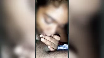 Desi Bhabhi mahi hot blowjob /2