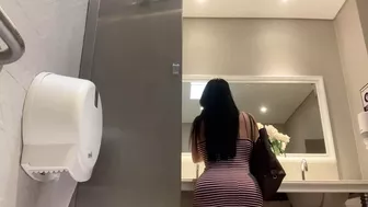 CAMERA AMATEUR IN PUBLIC TOILET