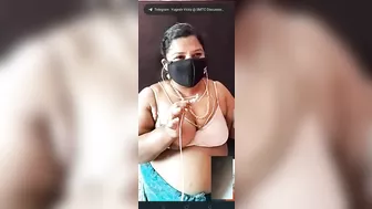 Tamil aunty talking with customer online sex