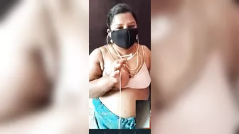 Tamil aunty talking with customer online sex