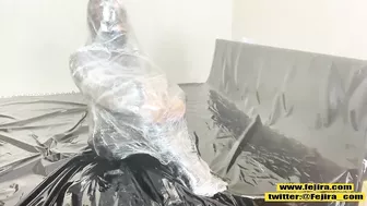 Fejira com Plastic cling film wrap bondage sweating orgasm