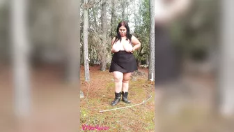 Mommy Ass Worship in Forest 1