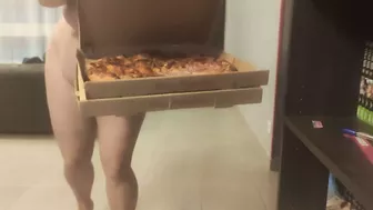 I open naked to the pizza delivery boy