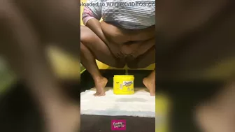 Ebony bbw pisses in sugar bucket