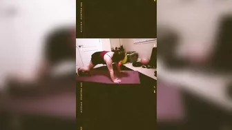 Exercise -- Spiderman plank