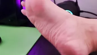 I want you to lick my feet