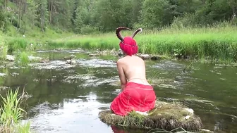 Twerk in Derzha-river