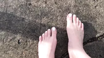 ASMR dirty wet toes in the sun