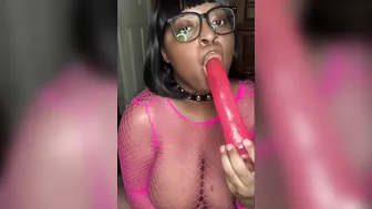 Nerdy Busty Ebony Babe Sucking on a Dildo