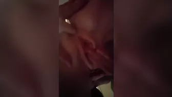 Squashing my saggy boobs and fingering my pussy