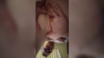 Squashing my saggy boobs and fingering my pussy