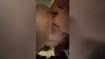 Squashing my saggy boobs and fingering my pussy