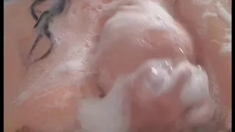 Soapy boobs ????