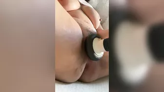 Massaging Pussy till I cum