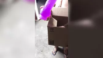 Amazon Delivery Man Surprised By BIG ASS MILF