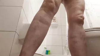 Mommy hairy pussy clean toilet