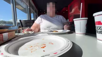 Flashing tits in Pizza Hut