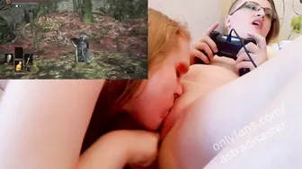 Gamer lesbian orgasms while playing Dark Souls 3, has her pussy fingered and licked by girlfriend