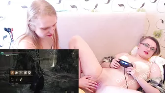 Gamer lesbian orgasms while playing Dark Souls 3, has her pussy fingered and licked by girlfriend