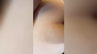 Mom gets surprise cumshot on Ass while waiting for dinner to cook