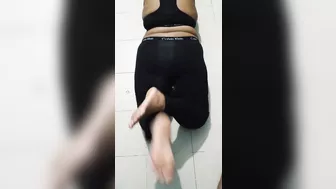 Indian girlfriend Hot exercise - big ass