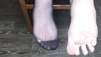 GIRL IN NYLON BLACK SOCKS FEET WORSHIP POV