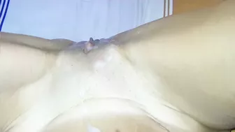 Close up huge cum onto Pussy