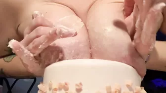 BIG TITTY CAKE SMASH