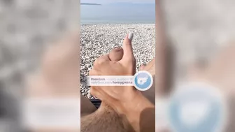 POV Public Mutual Masturbation in the beach. Risky and nude, almost got caught. Γυμνή στην παραλία