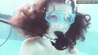 Hot underwater babe Emi the mermaid