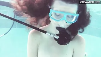 Hot underwater babe Emi the mermaid