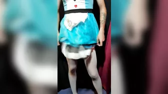 Trans play in Alice cosplay