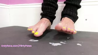 Trailer - Milking my boyfriend's cock with yellow toes