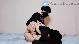 Femboy ride a Dildo