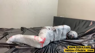 Fejira com Fetish girl mummification wrap