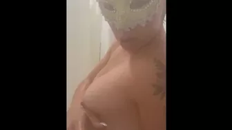 Wife showers solo LETS ME FILM