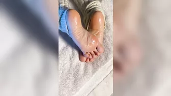 Cute Teens Oily Wrinkled Soles