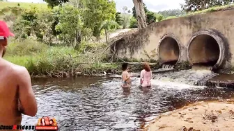 DUAS BRUXAS SADAFAS EM PLENO HALLOWEEN FUDENDO REBOLANDO MIM FIZERAM GOZAR DENTRO NO PELO.ELIANE FURACAO LORRANY EXOTICA. COMPLETO NO RED