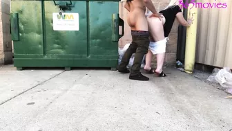 CHICAGO PUBLIC SEX FUCKED MY BOSS WIFE BEHIND DUMPSTER ON LUNCH BREAK NO CONDOM MONDAY