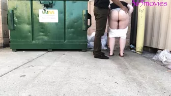 CHICAGO PUBLIC SEX FUCKED MY BOSS WIFE BEHIND DUMPSTER ON LUNCH BREAK NO CONDOM MONDAY