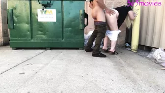 CHICAGO PUBLIC SEX FUCKED MY BOSS WIFE BEHIND DUMPSTER ON LUNCH BREAK NO CONDOM MONDAY