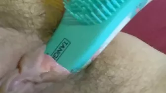 OnlyFan Tipped me to Fuck My Hairy Pussy Gspot LIVE Made in China HAIR BRUSH so I made a Video Too